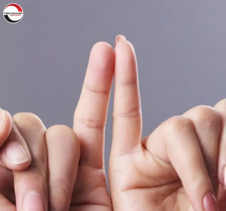 Ngón Út Phong Thủy: Ý Nghĩa và Tác Động Đến Vận Mệnh và Tính Cách